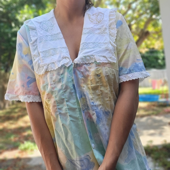 Vintage Floral And Lace Button Front Dress - Picture 9 of 16